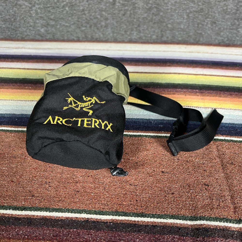 Arc'teryx Rock Climbing Chalk Bag Black Green Made In Canada Belt Strap Pouch